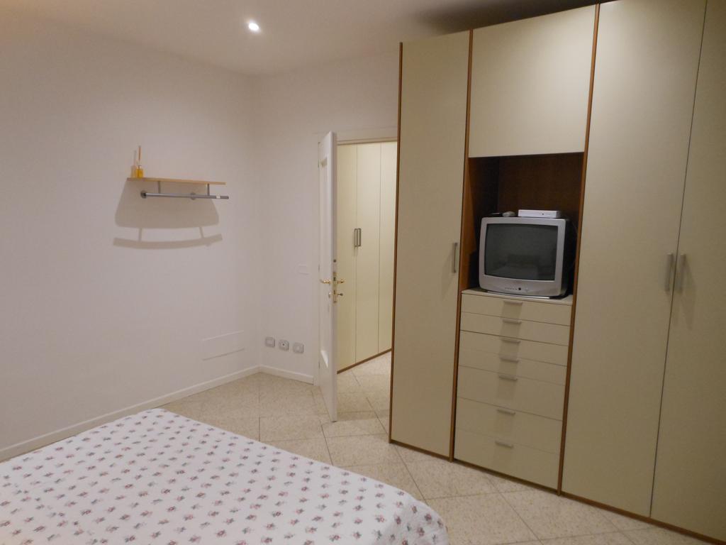 B&B La Luna Dal Borgo Йези Екстериор снимка