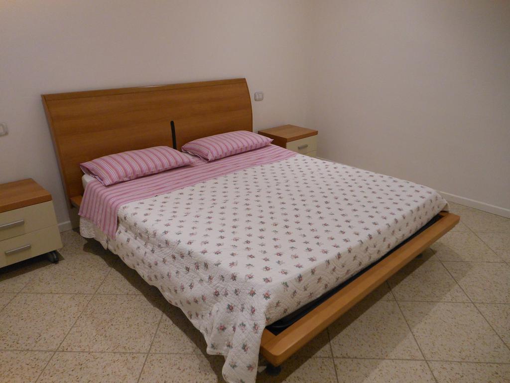 B&B La Luna Dal Borgo Йези Екстериор снимка