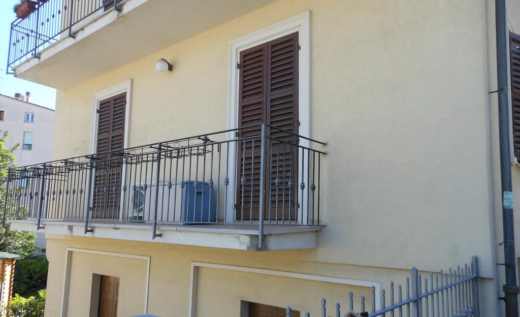 B&B La Luna Dal Borgo Йези Стая снимка
