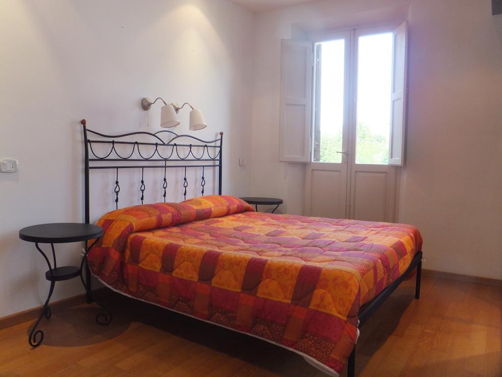 B&B La Luna Dal Borgo Йези Стая снимка