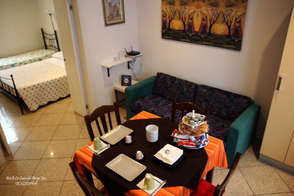 B&B La Luna Dal Borgo Йези Екстериор снимка