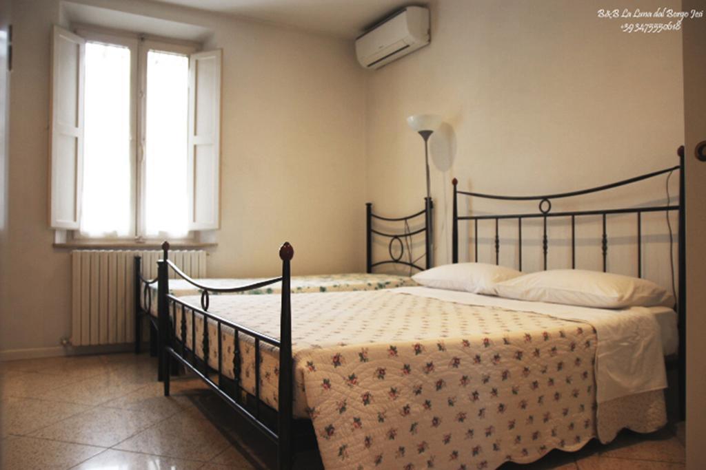 B&B La Luna Dal Borgo Йези Екстериор снимка
