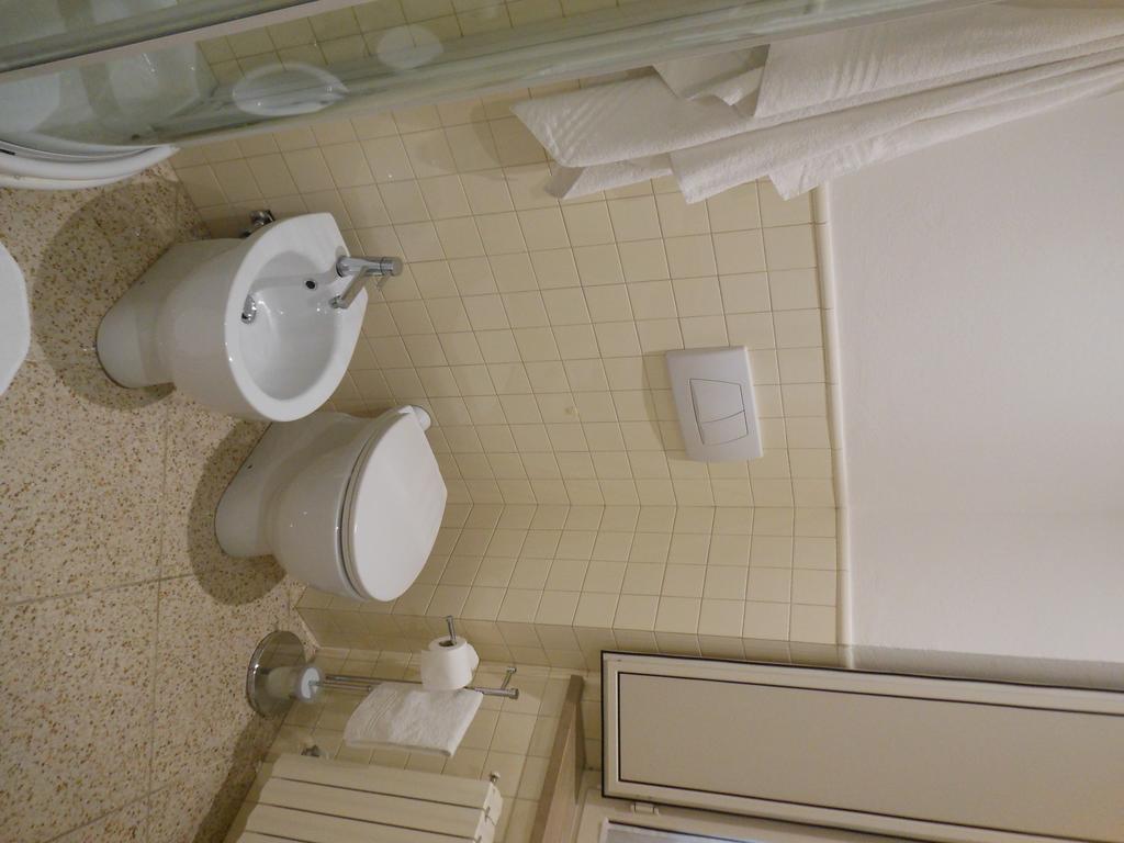 B&B La Luna Dal Borgo Йези Екстериор снимка
